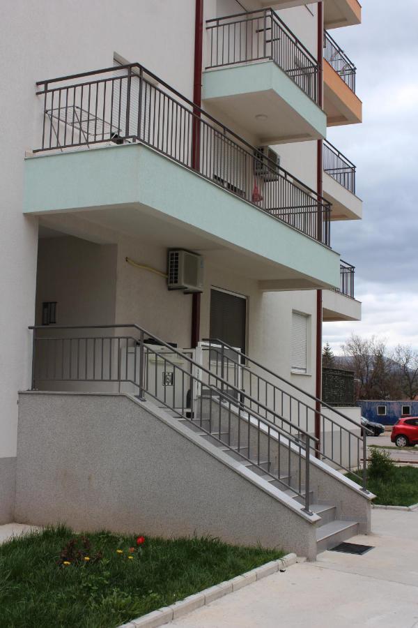 Apartment Anagastum Niksic ภายนอก รูปภาพ